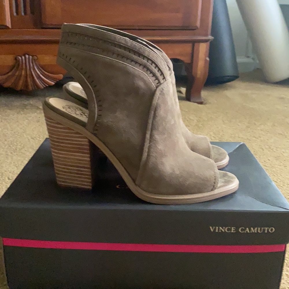 Vince Camuto shootie (peep toe bootie) block heel lux suede